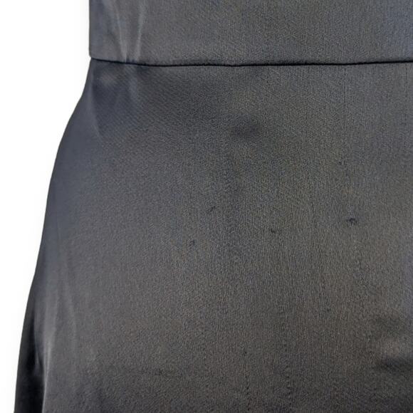 Elegant Black Midi Dress - Picture 7 of 15